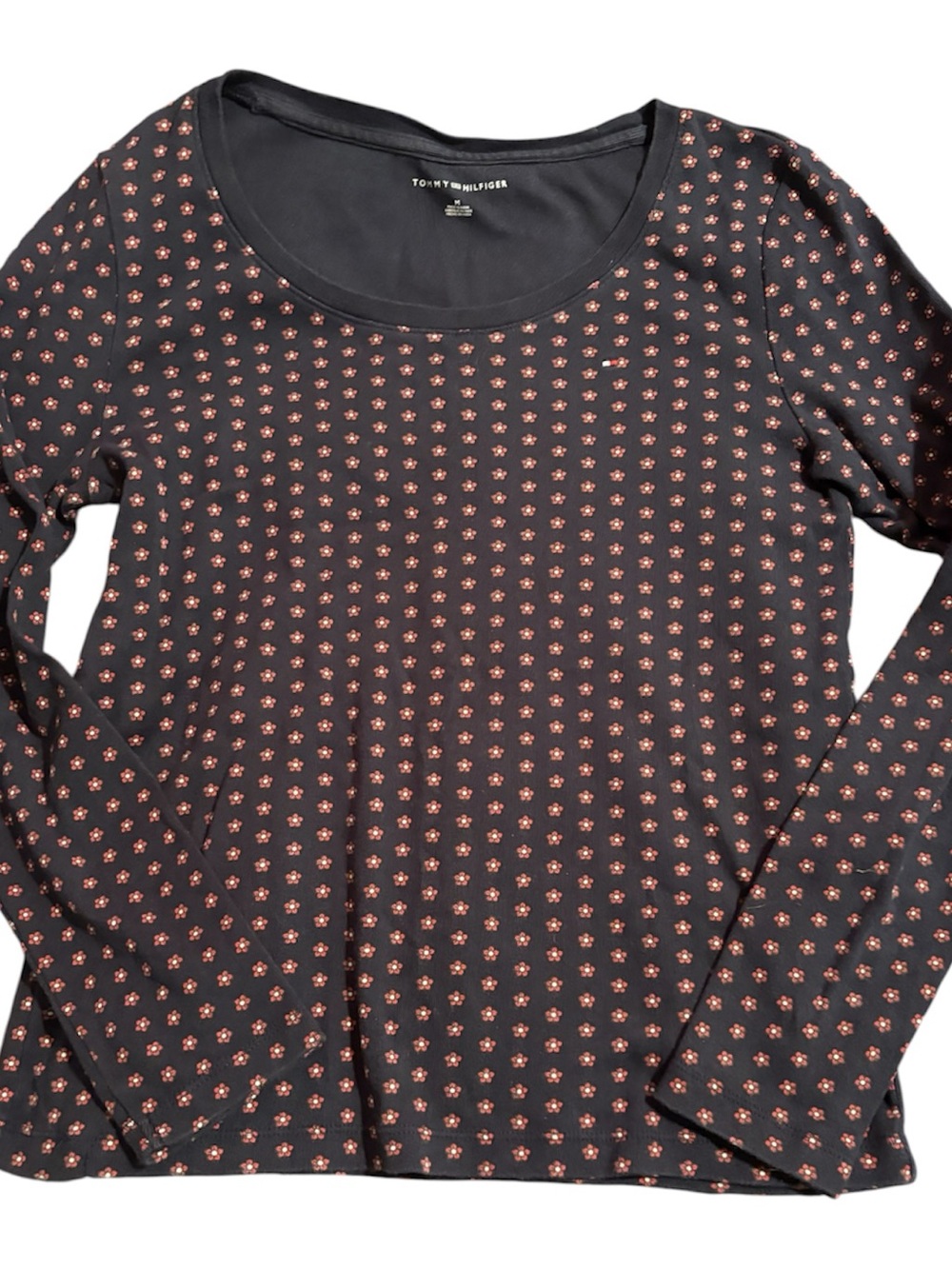 🧳Tommy Hilfiger Black Long-Sleeve Scoop Neck Top with Pink Dot Floral Motif